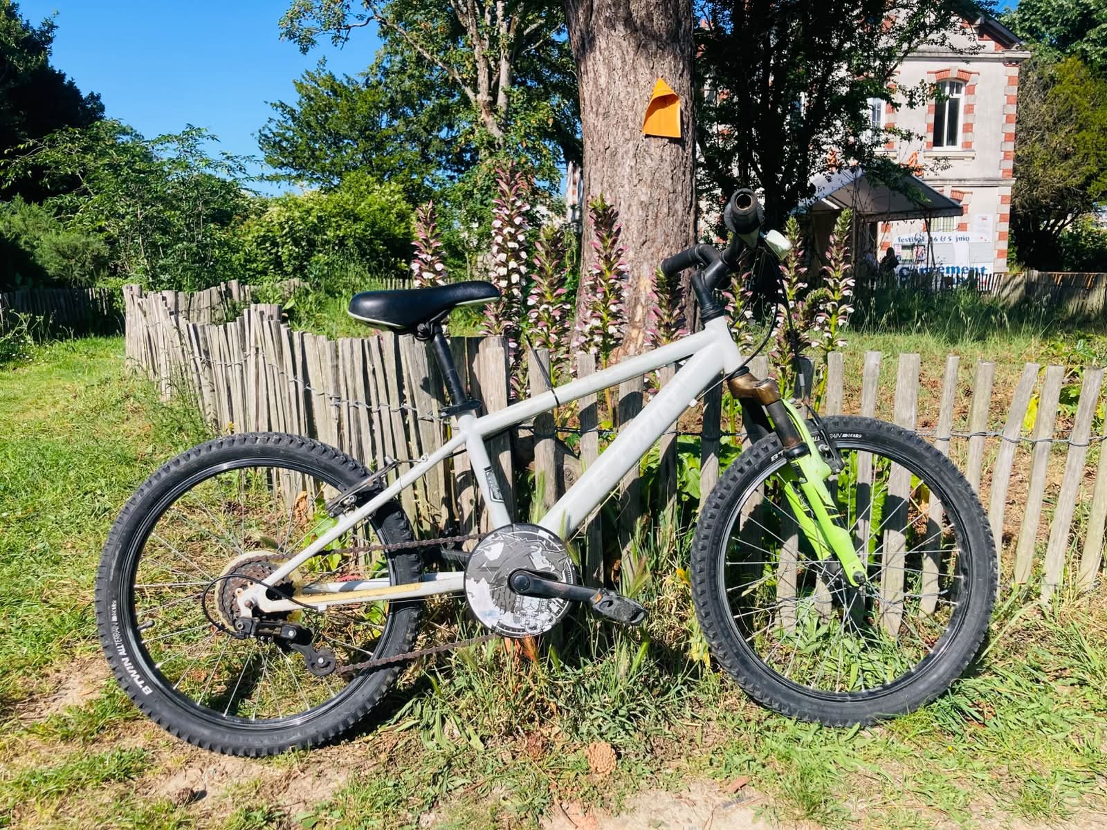 Vtt blanc enfant